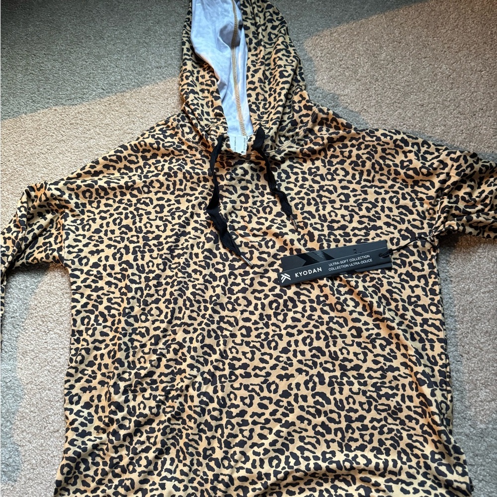 Long sleeve cheetah print jersey hoodie